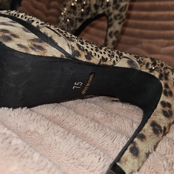 Jeffery Campbell Leopard Pumps - Picture 4 of 4